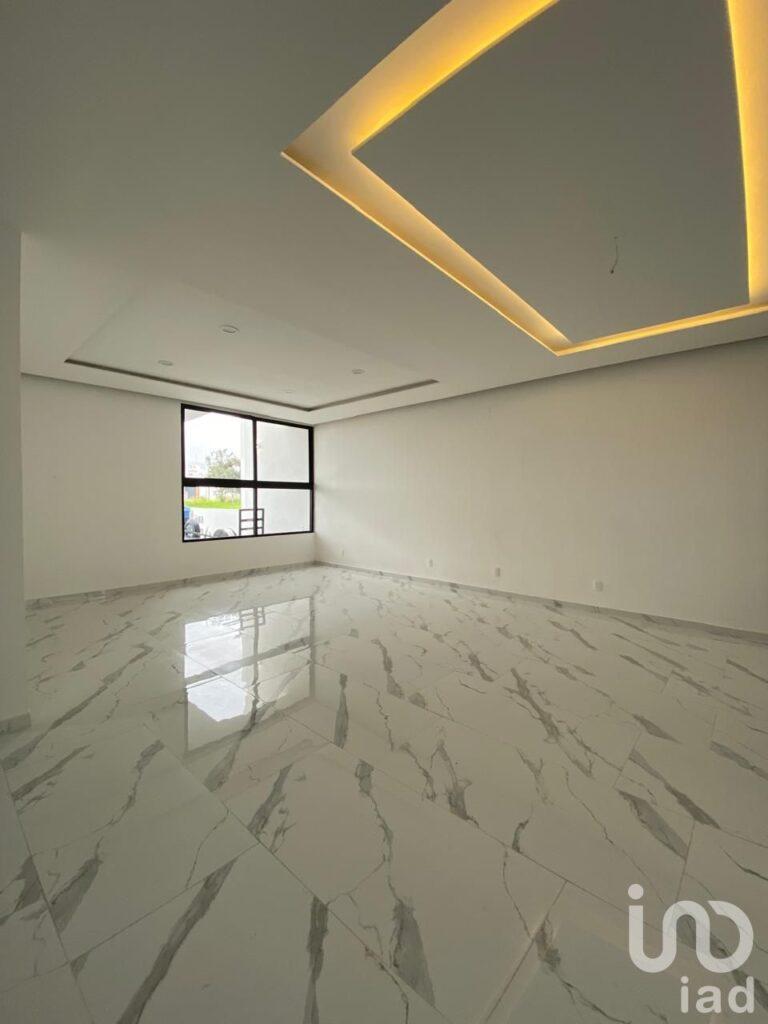 CASA EN VENTA CAÑADAS DEL ARROYO CORREGIDORA QRO. 4 HABITACIONES Y ROOF GARDEN