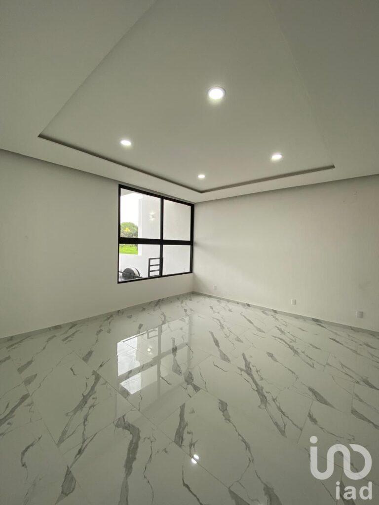 CASA EN VENTA CAÑADAS DEL ARROYO CORREGIDORA QRO. 4 HABITACIONES Y ROOF GARDEN