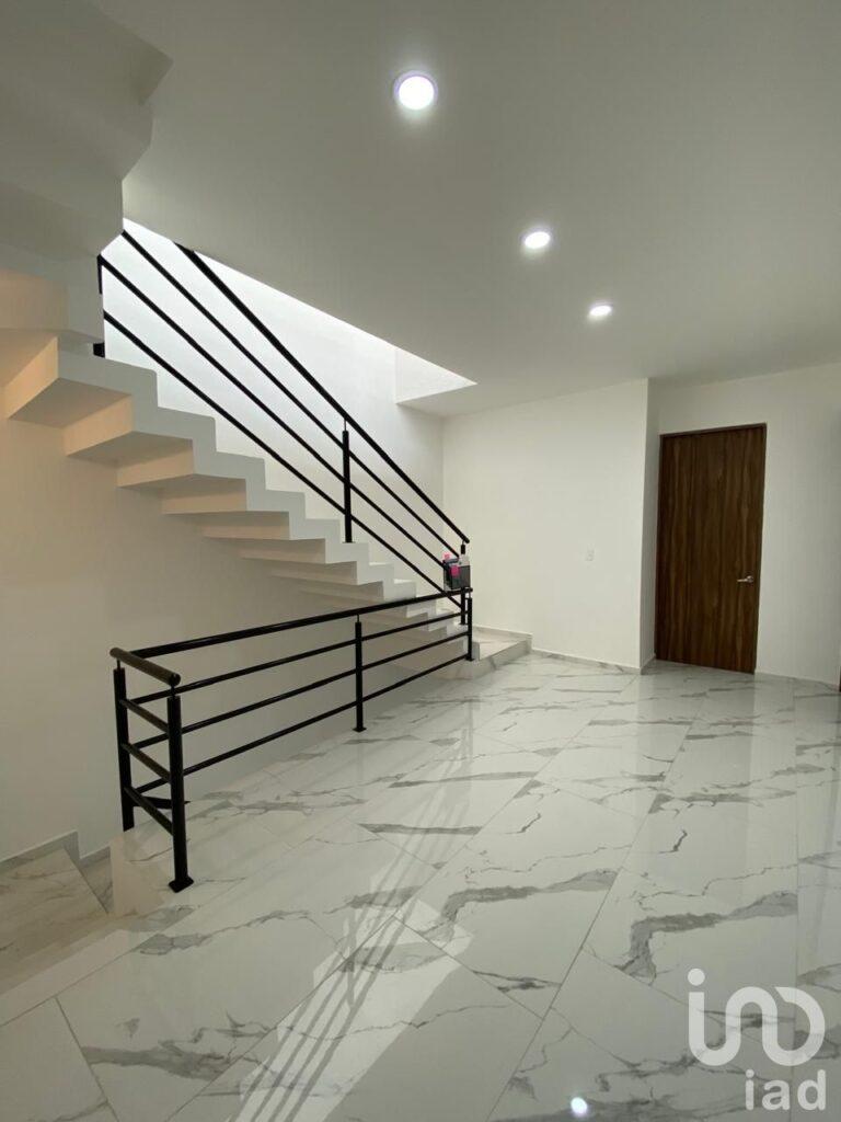 CASA EN VENTA CAÑADAS DEL ARROYO CORREGIDORA QRO. 4 HABITACIONES Y ROOF GARDEN