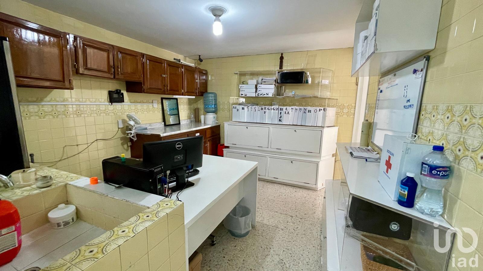 Casa en Nueva Chapultepec (en esquina), Morelia, Michoacán.