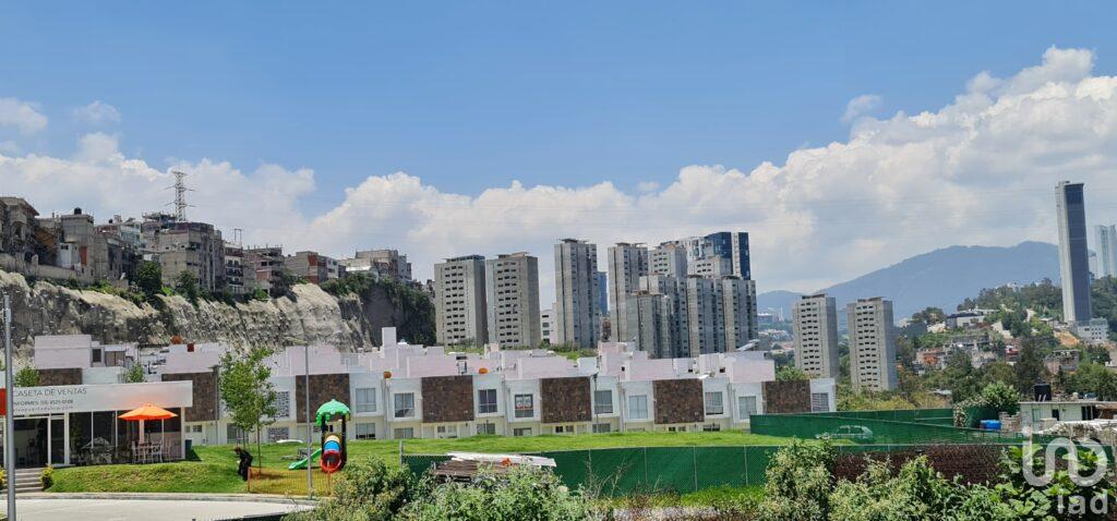 VENTA DE CASA A UN COSTADO DE BOSQUE REAL