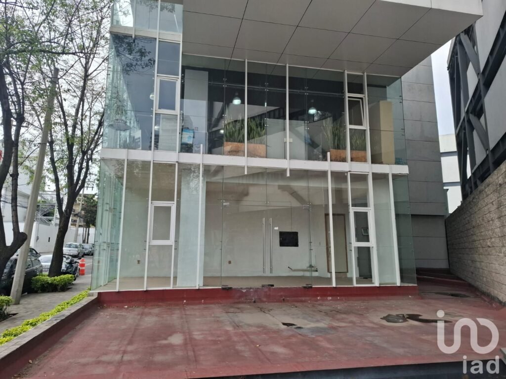 Local en venta en San Pedro de los Pinos