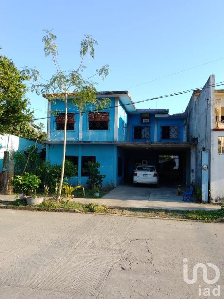 OPORTUNIDAD CASA EN VENTA FRACC. SOLIDARIDAD 224 M2 C. Y 400 M2 TERRENO CARDENAS, TABASCO