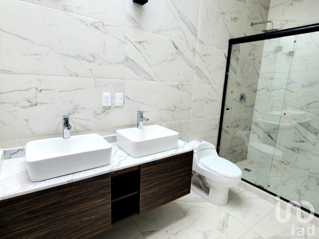 SE VENDE CASA EN LOMA ALTA TRES MARIAS MORELIA