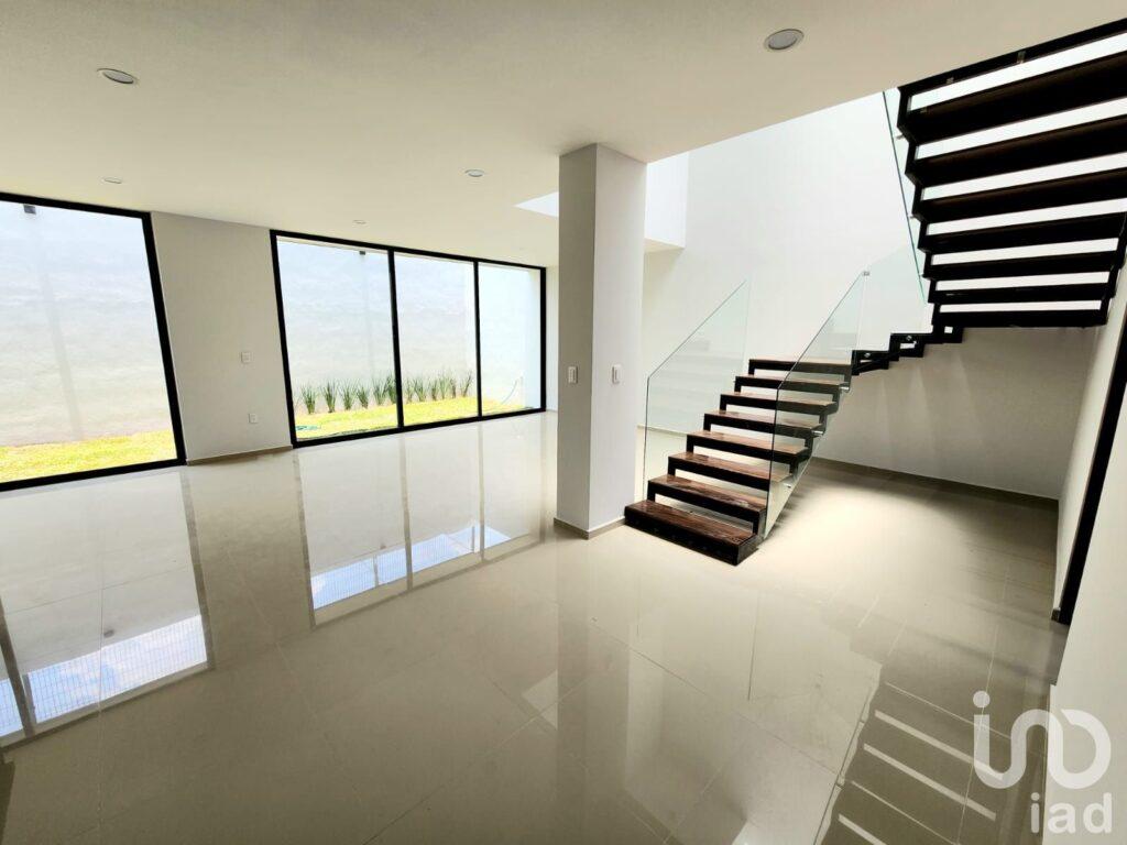 SE VENDE CASA EN LOMA ALTA TRES MARIAS MORELIA