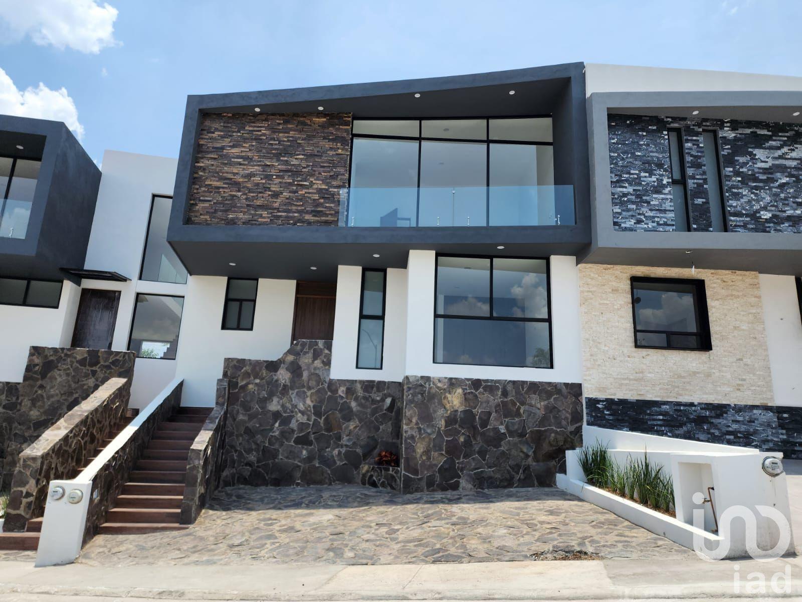 SE VENDE CASA EN LOMA ALTA TRES MARIAS MORELIA