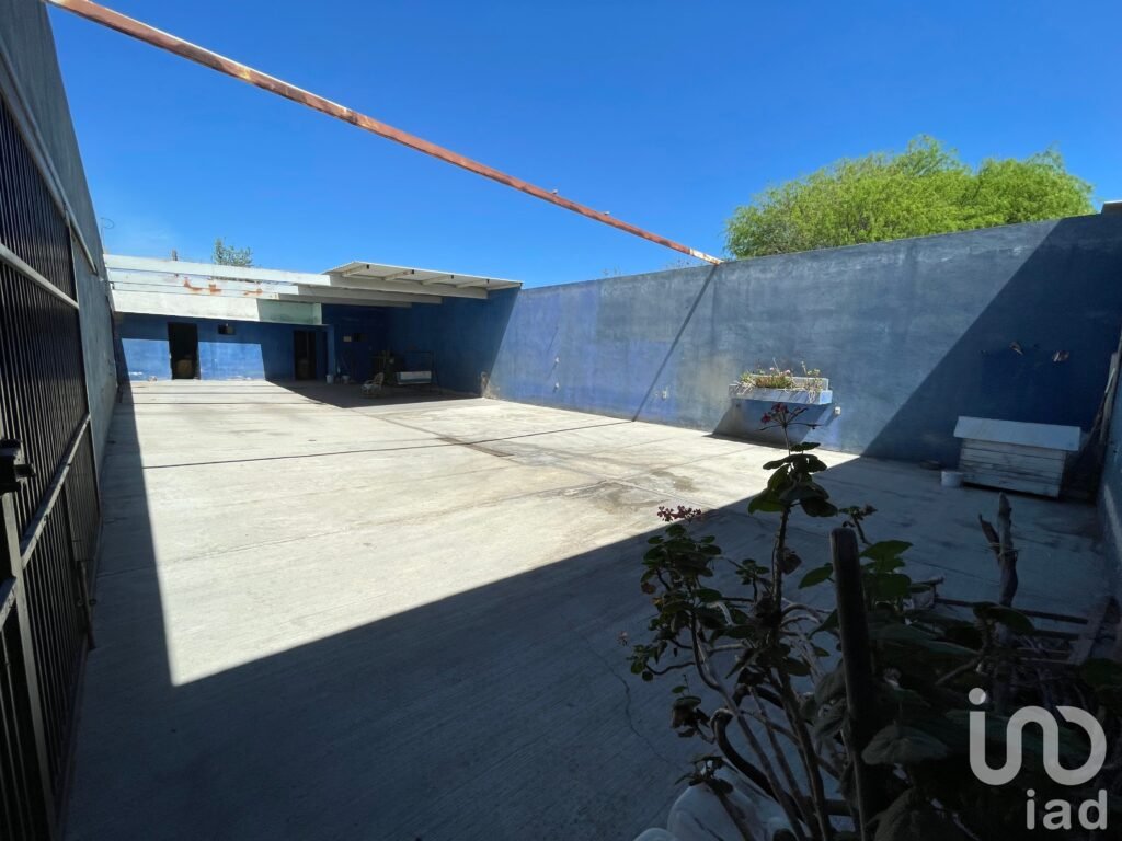 VENTA DE BODEGA EN ESQUINA EN LA COLONIA SATELITE, SLP