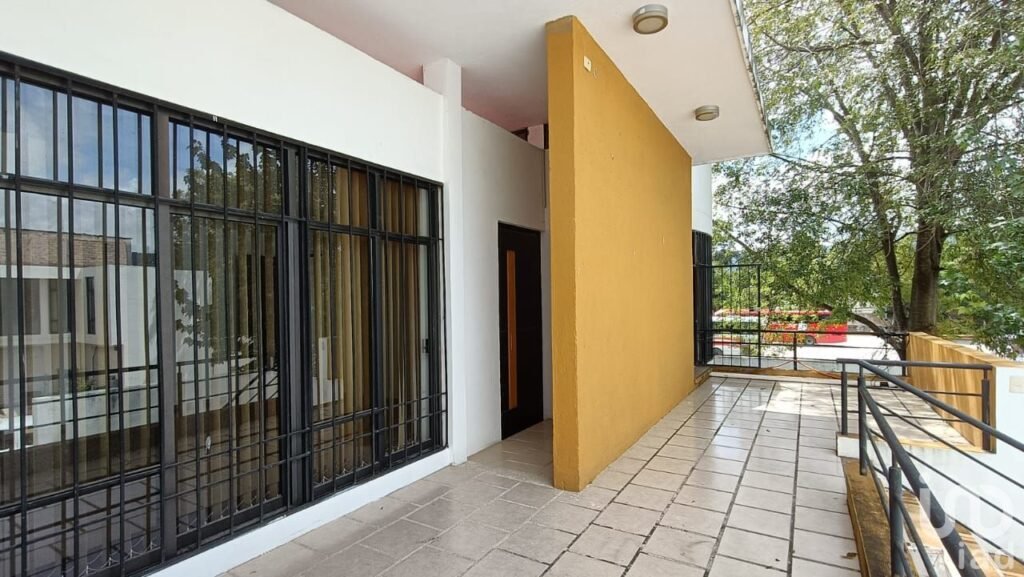 OFICINA EN PLANTA ALTA EN RENTA (Santa Lucia)