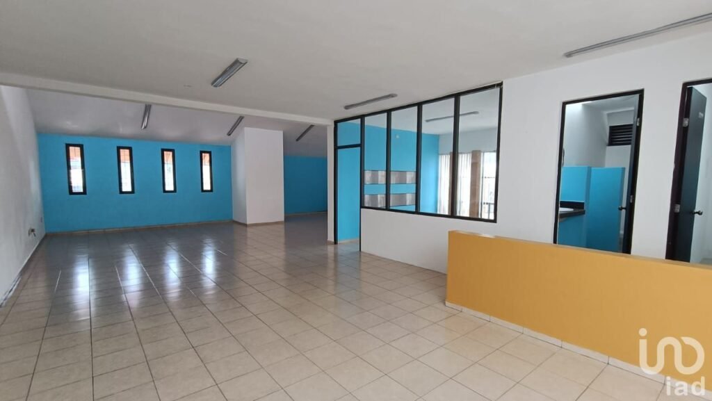 OFICINA EN PLANTA ALTA EN RENTA (Santa Lucia)