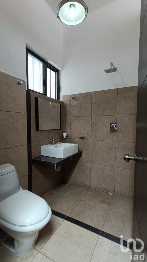 OFICINA EN PLANTA ALTA EN RENTA (Santa Lucia)