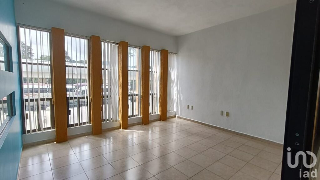 OFICINA EN PLANTA ALTA EN RENTA (Santa Lucia)