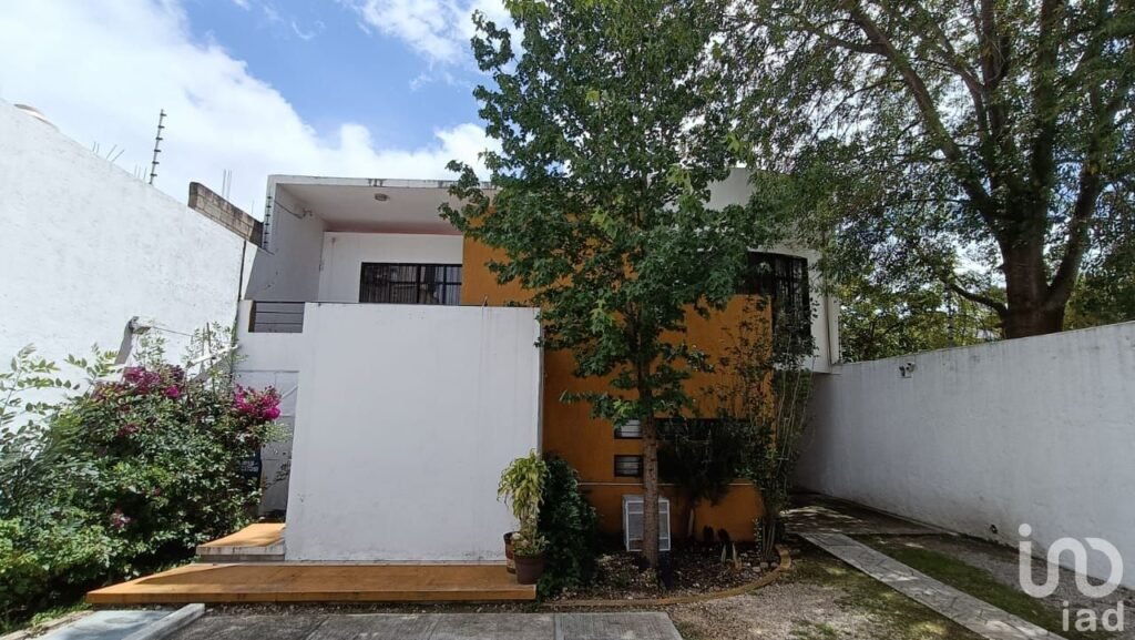 OFICINA EN PLANTA ALTA EN RENTA (Santa Lucia)