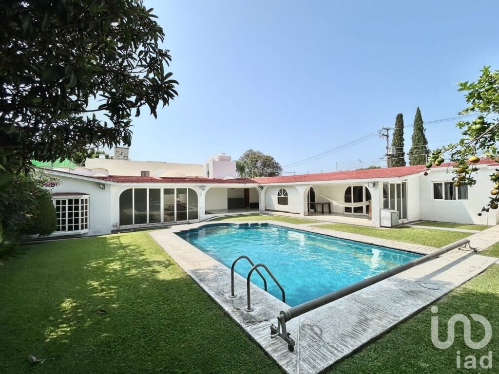 Casa 1 un nivel, alberca y jardín en Cuernavaca