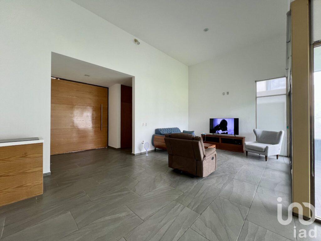 CASA EN VENTA EN PRIVADA ARBOREA CONKAL