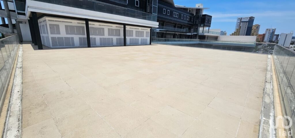 Se renta espacio comercial Terraza Sur en Plaza Camino al Mar