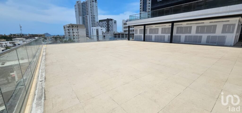 Se renta espacio comercial Terraza Sur en Plaza Camino al Mar