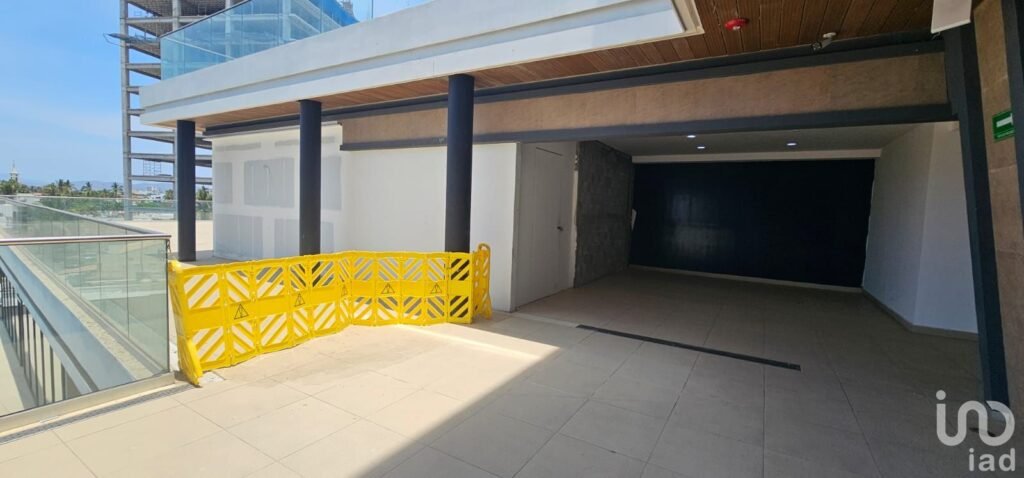 Se renta espacio comercial Terraza Sur en Plaza Camino al Mar
