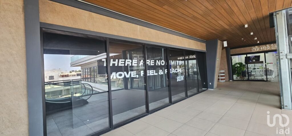Se renta local comercial en Plaza Camino al Mar, Mazatlán, Sinaloa.