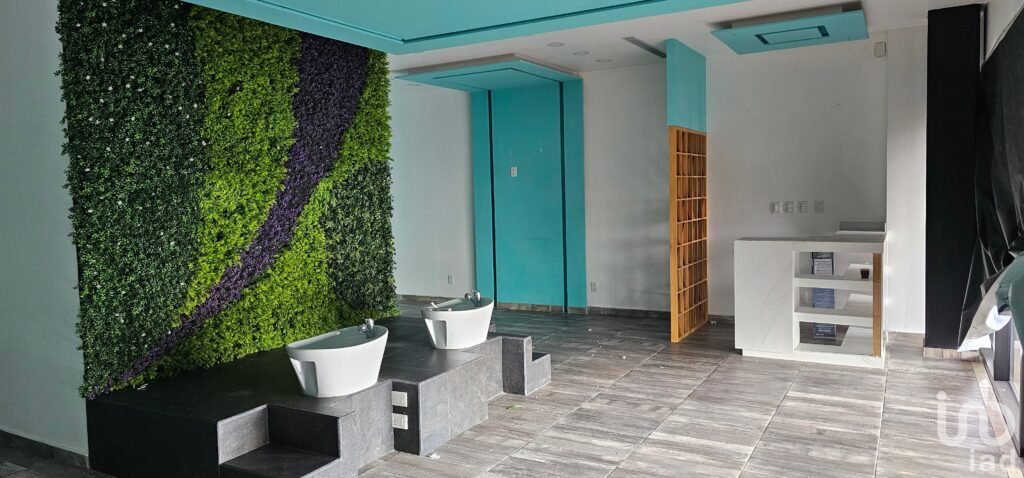 Se renta local comercial en Plaza Camino al Mar, Mazatlán, Sinaloa.