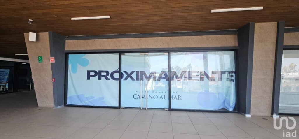 Se renta local comercial en Plaza Camino al Mar, Mazatlán, Sinaloa.