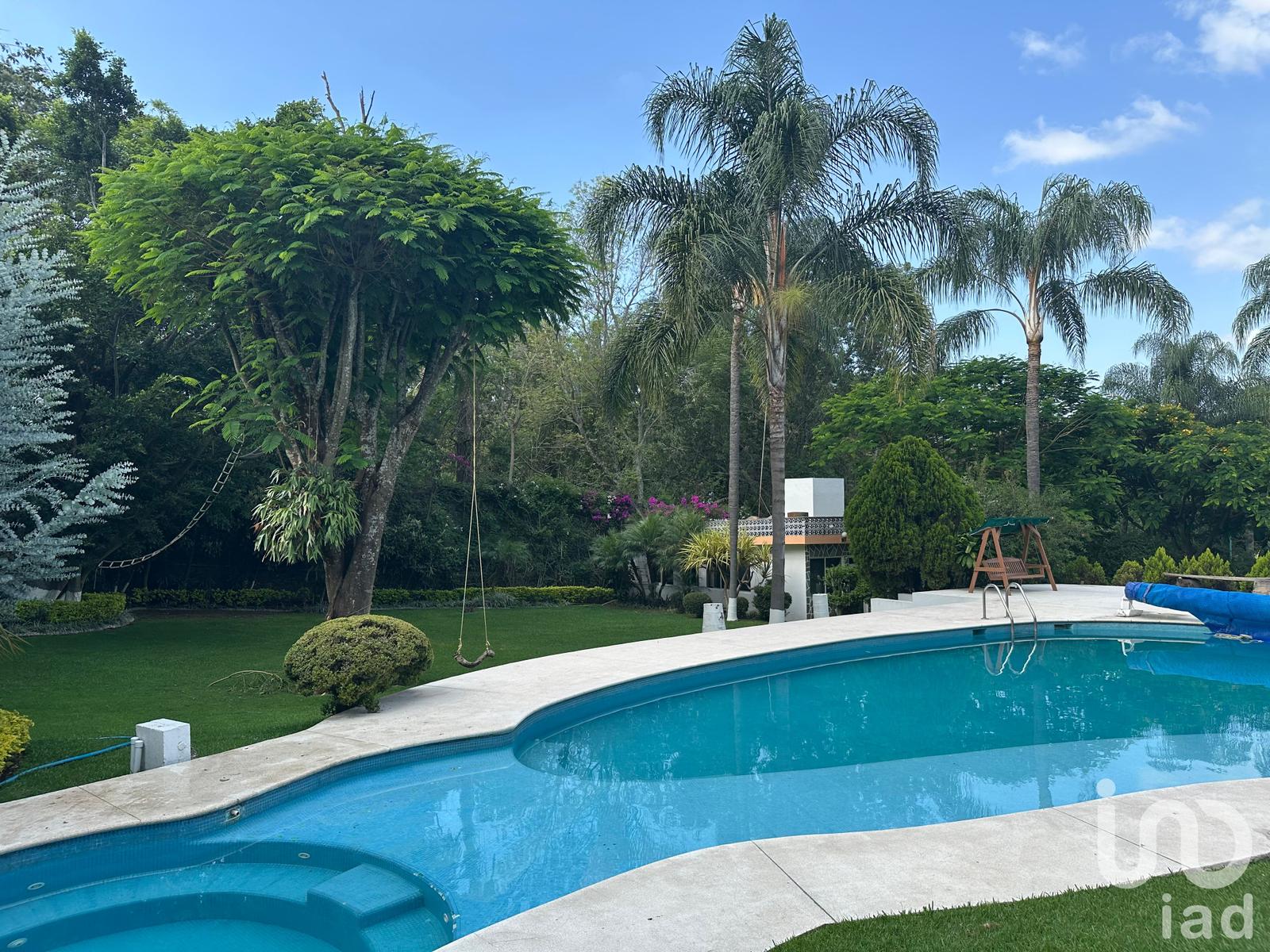 Venta de casa en terreno 3822 m2 en Rancho de Cortes, Cuernavaca