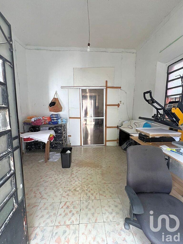 CASA EN VENTA EN CENTRO DE MÉRIDA, ZONA SANTIAGO