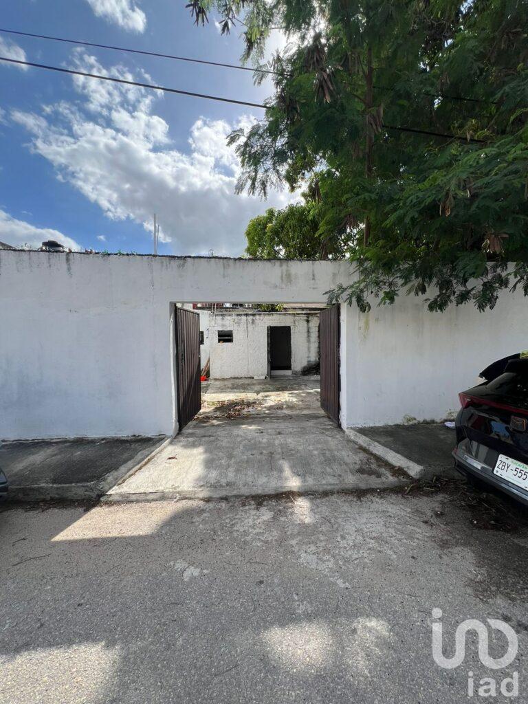 CASA EN VENTA EN CENTRO DE MÉRIDA, ZONA SANTIAGO