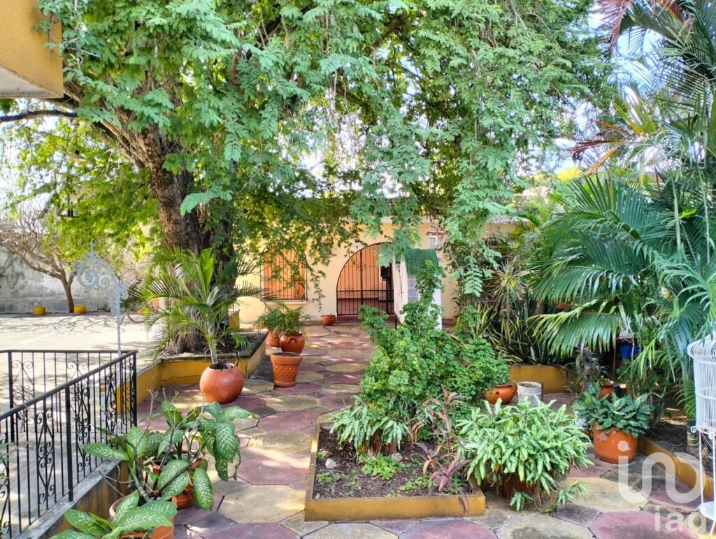 CASA EN VENTA EN CENTRO DE MÉRIDA, YUC. ZONA SANTIAGO