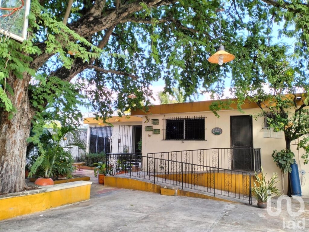 CASA EN VENTA EN CENTRO DE MÉRIDA, YUC. ZONA SANTIAGO