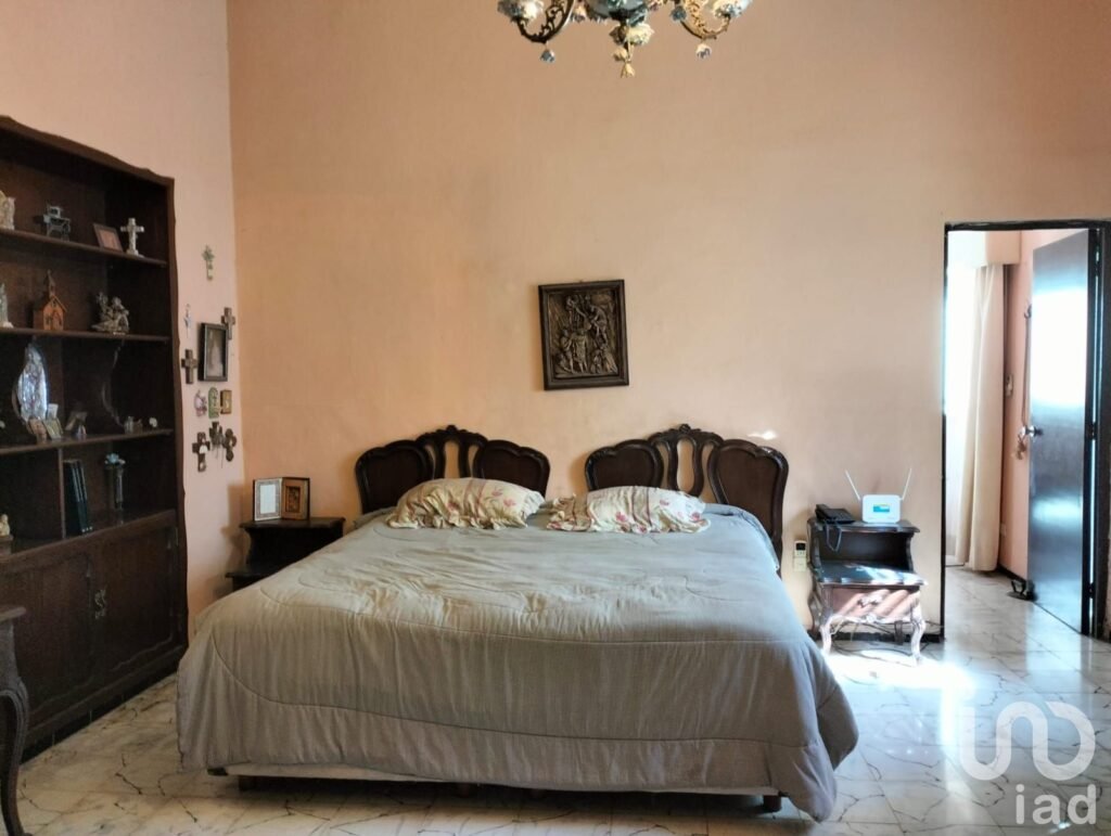 CASA EN VENTA EN CENTRO DE MÉRIDA, YUC. ZONA SANTIAGO