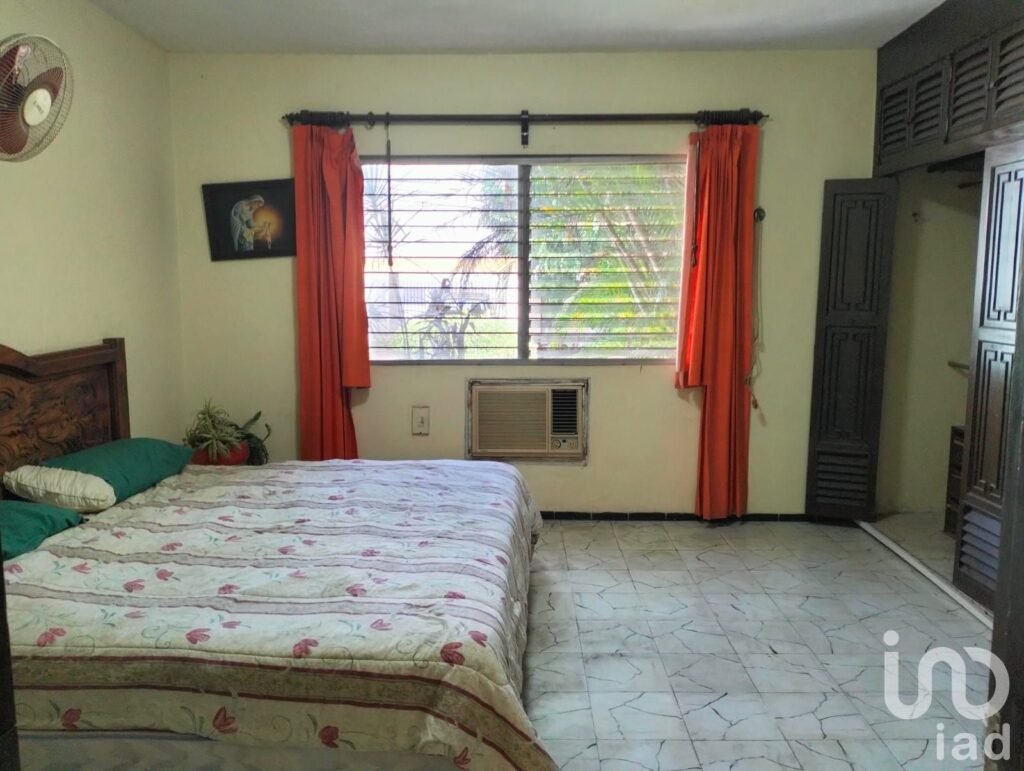 CASA EN VENTA EN CENTRO DE MÉRIDA, YUC. ZONA SANTIAGO