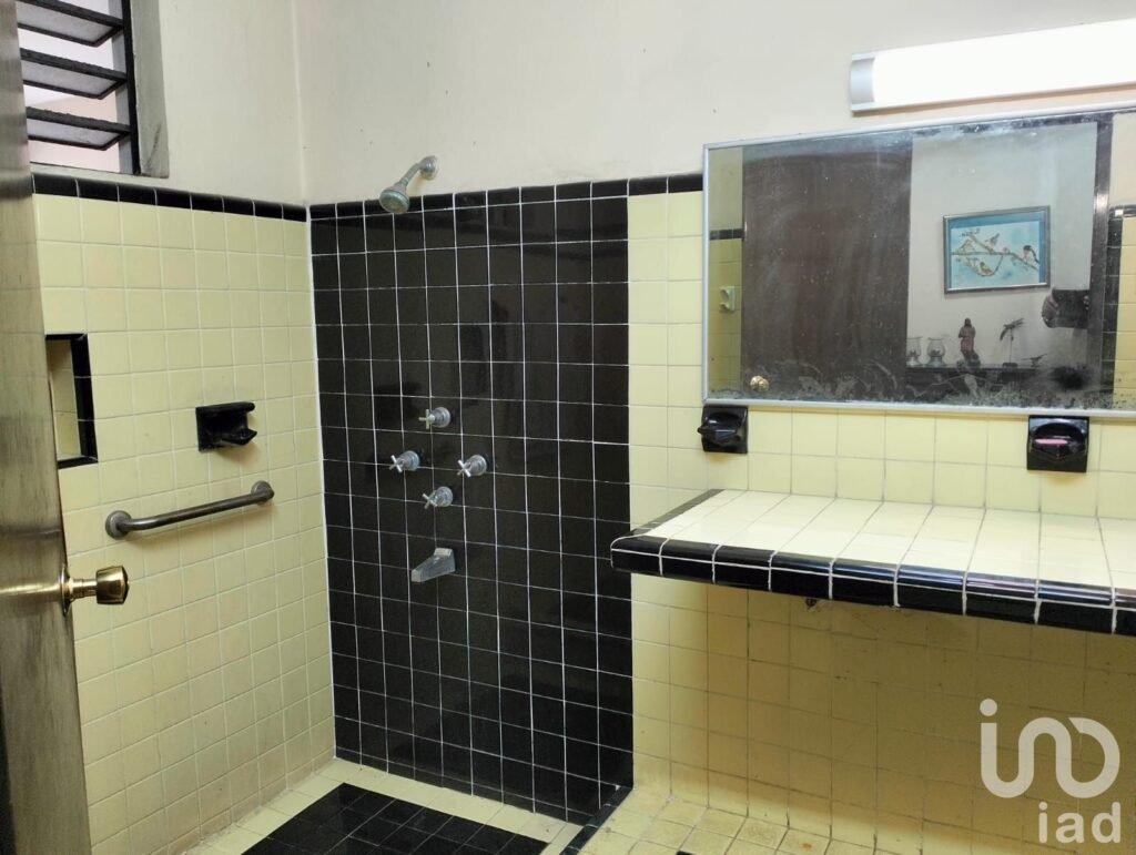 CASA EN VENTA EN CENTRO DE MÉRIDA, YUC. ZONA SANTIAGO