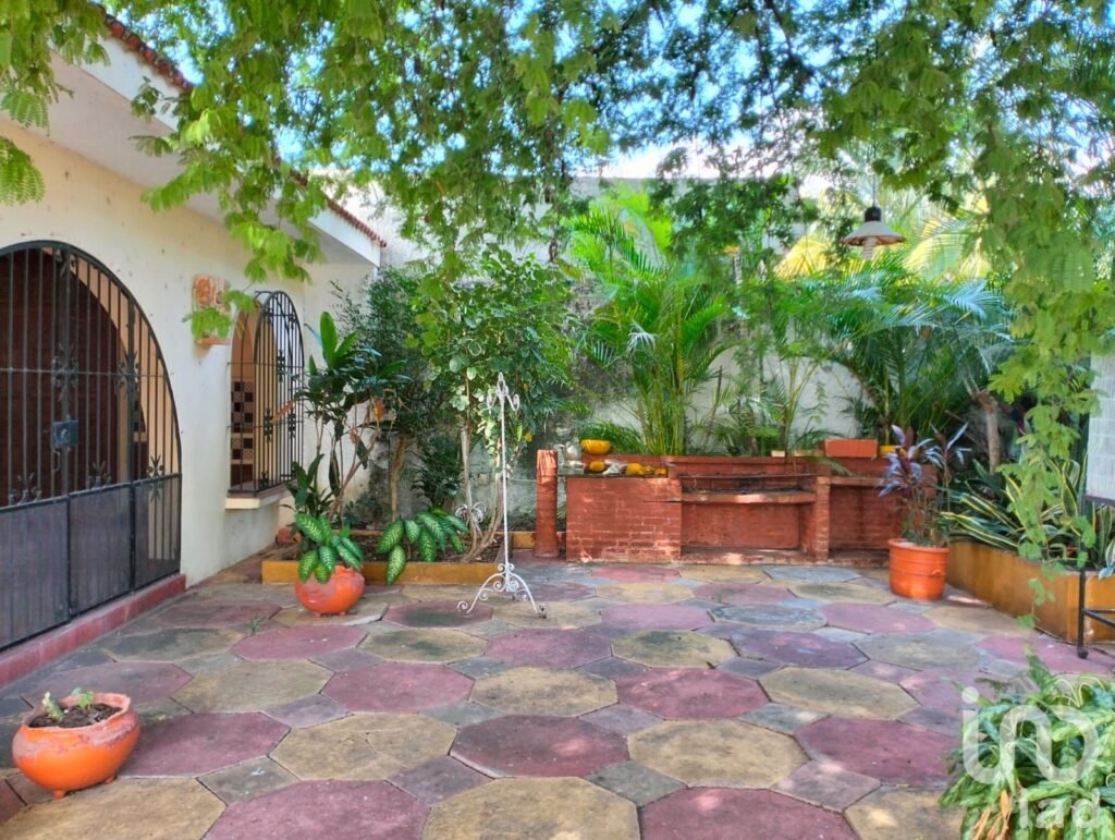 CASA EN VENTA EN CENTRO DE MÉRIDA, YUC. ZONA SANTIAGO