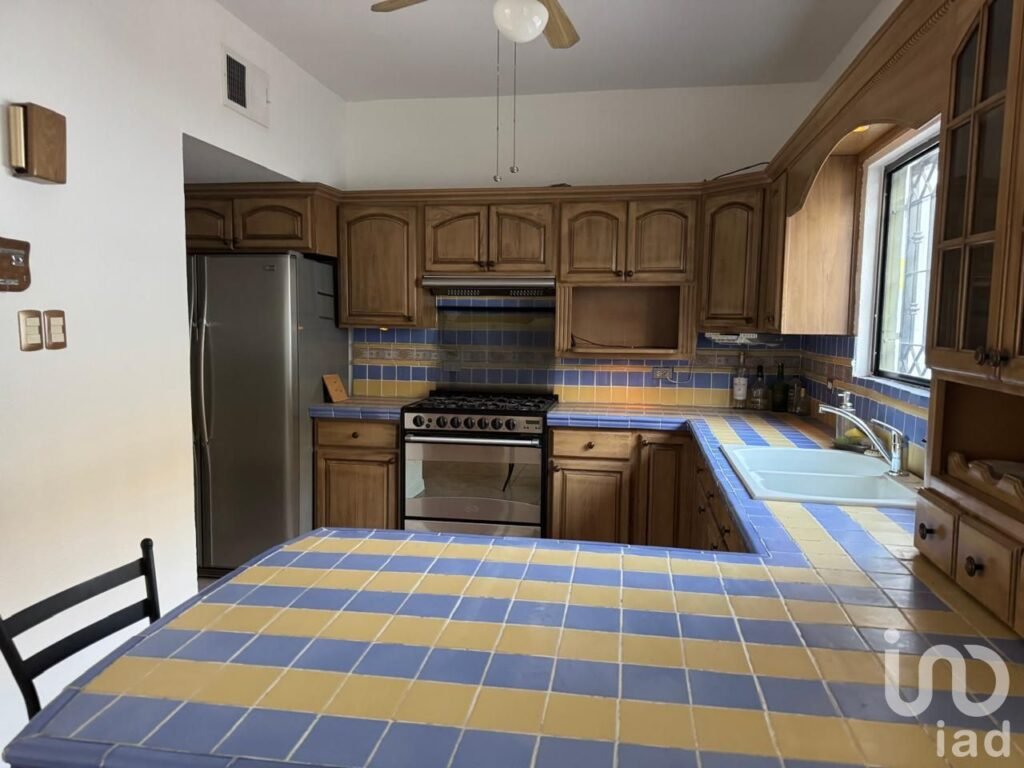 CASA EN VENTA EN LOS MANANTIALES