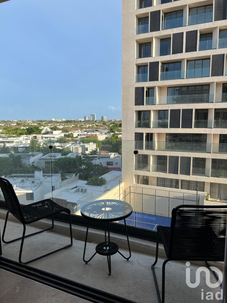 LUJOSO DEPARTAMENTO AMUEBLADO EN RENTA EN TORRE NORTE 21 AV. CABO NORTE MÉRIDA YUCATÁN