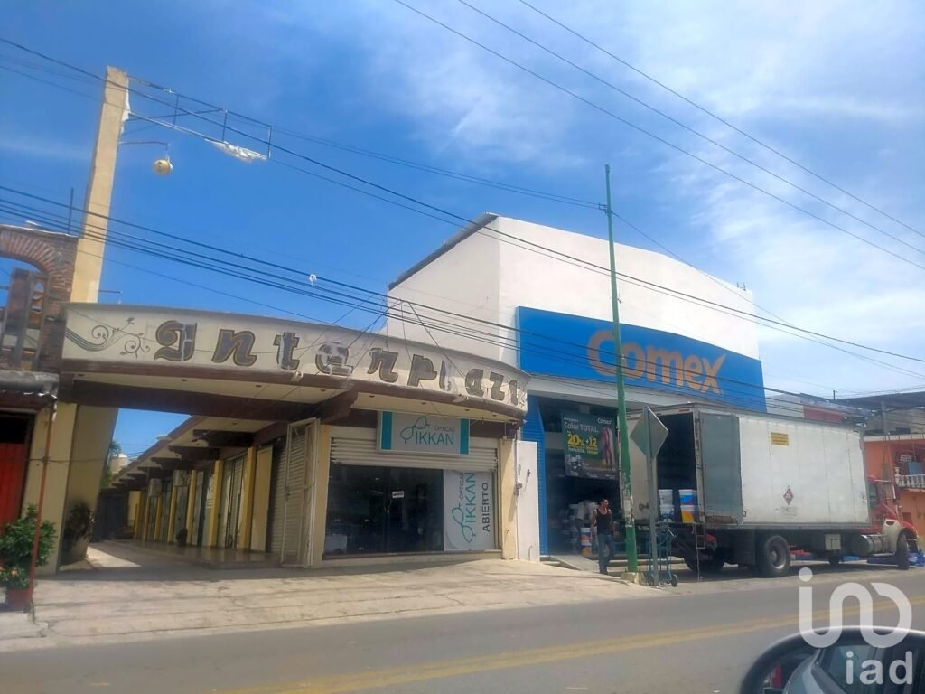Plaza Comercial en VENTA en Miacatlán Centro, Morelos. ¡Aprovecha la mejor ubicación comercial! - 2184611 local en venta plaza comercial en venta en miacatlan centro morelos aprovecha la mejor ubicacion comercial 252813