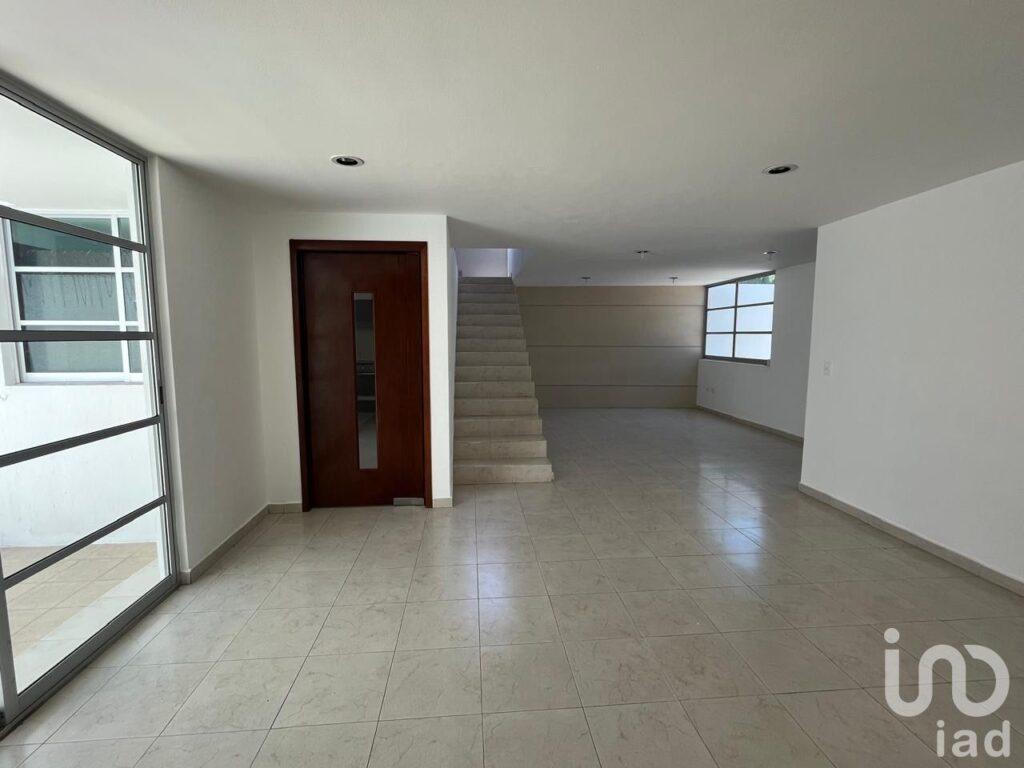 Se vende Casa en privada, en esquina frente a área verde en Valle de San Javier, Pachuca, Hidalgo
