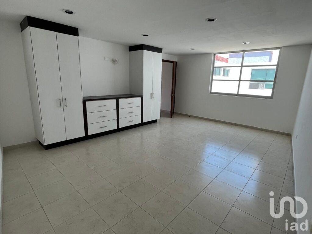 Se vende Casa en privada, en esquina frente a área verde en Valle de San Javier, Pachuca, Hidalgo
