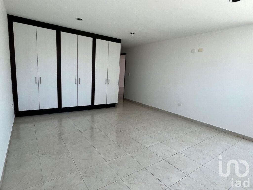 Se vende Casa en privada, en esquina frente a área verde en Valle de San Javier, Pachuca, Hidalgo
