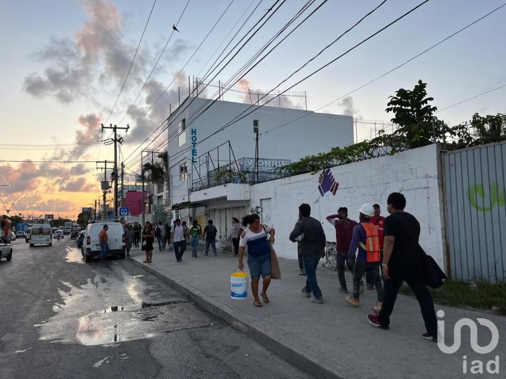 EN RENTA TERRENO EN Av. LOPEZ PORTILLO CON TULUM EN CANCUN, Q.ROO