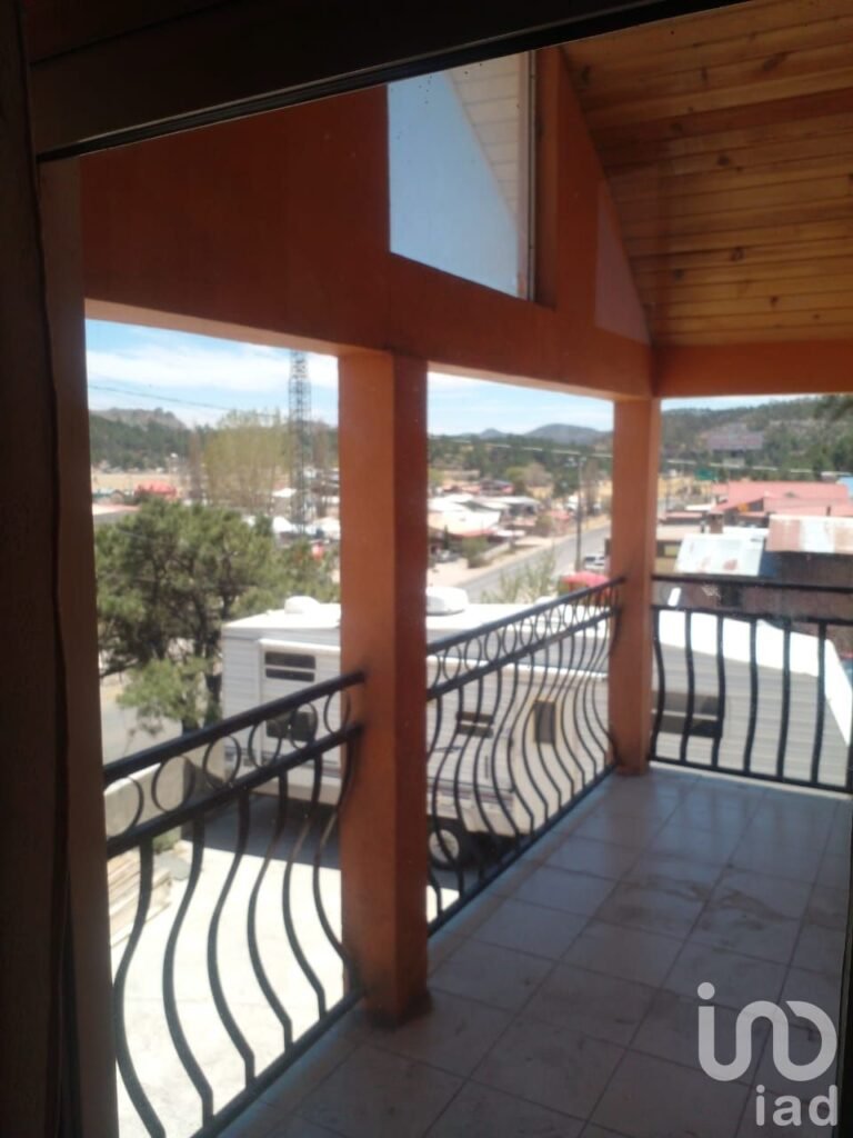 Casa Tipo Hotel con cabañas en VENTA