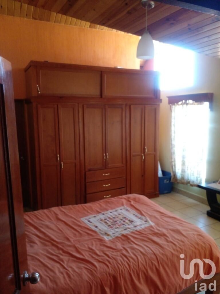 Casa Tipo Hotel con cabañas en VENTA