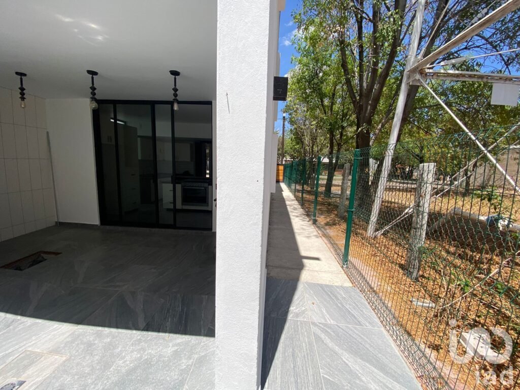 Moderna casa en renta al norte en Trojes de Kristal