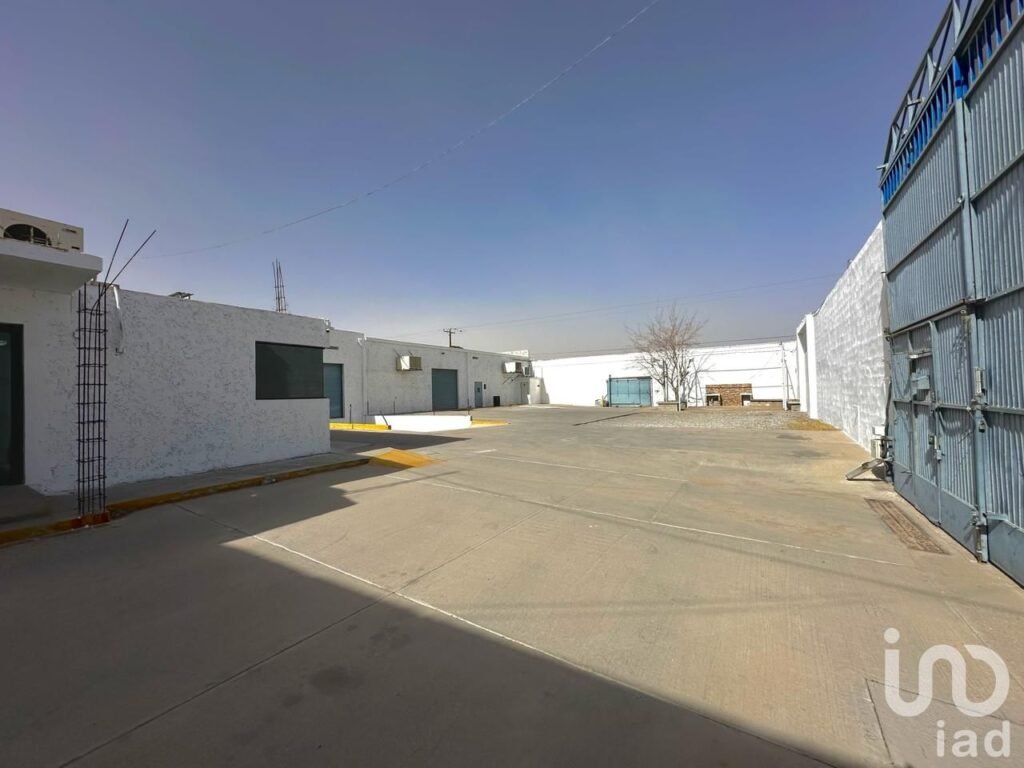 Se vende espaciosa bodega con excelente ubicación en Cd Juárez
