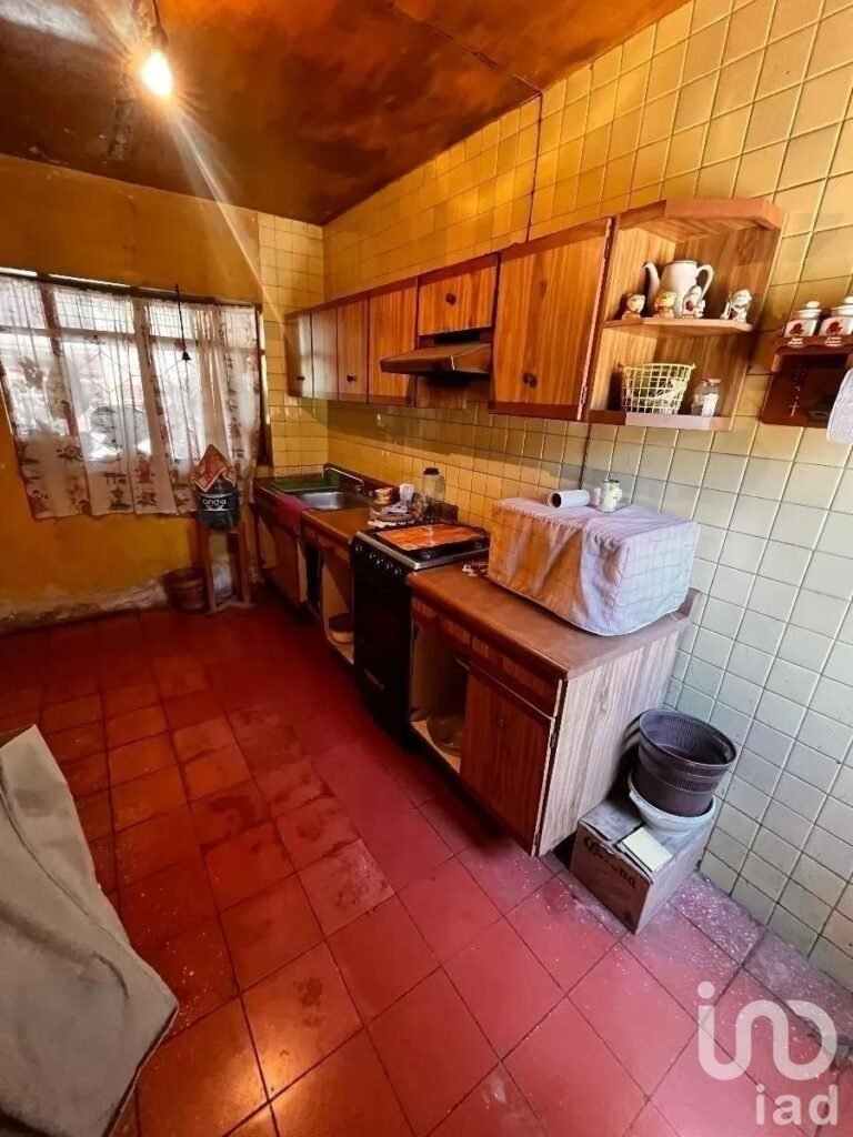 Casa en Venta en Zapopan, Centro,  Zapopan, Jalisco  Se ofrece como terreno