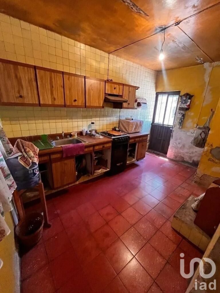 Casa en Venta en Zapopan, Centro,  Zapopan, Jalisco  Se ofrece como terreno