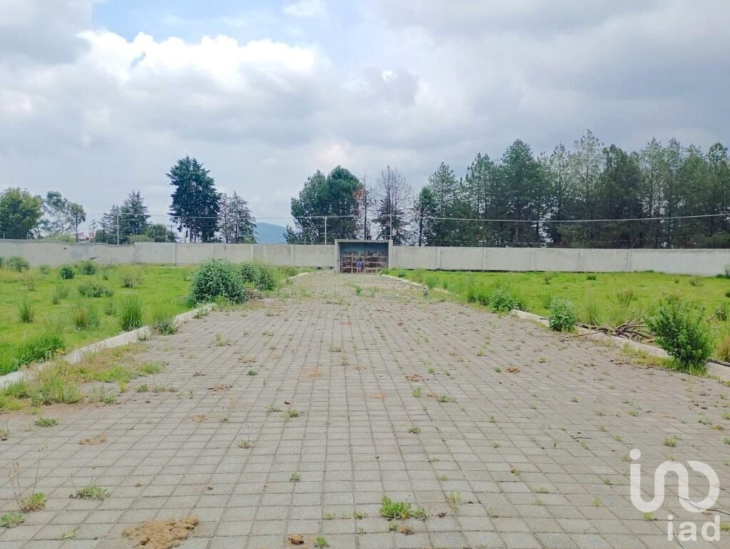 Gran terreno en venta Cacalomacan, Toluca Estado de México