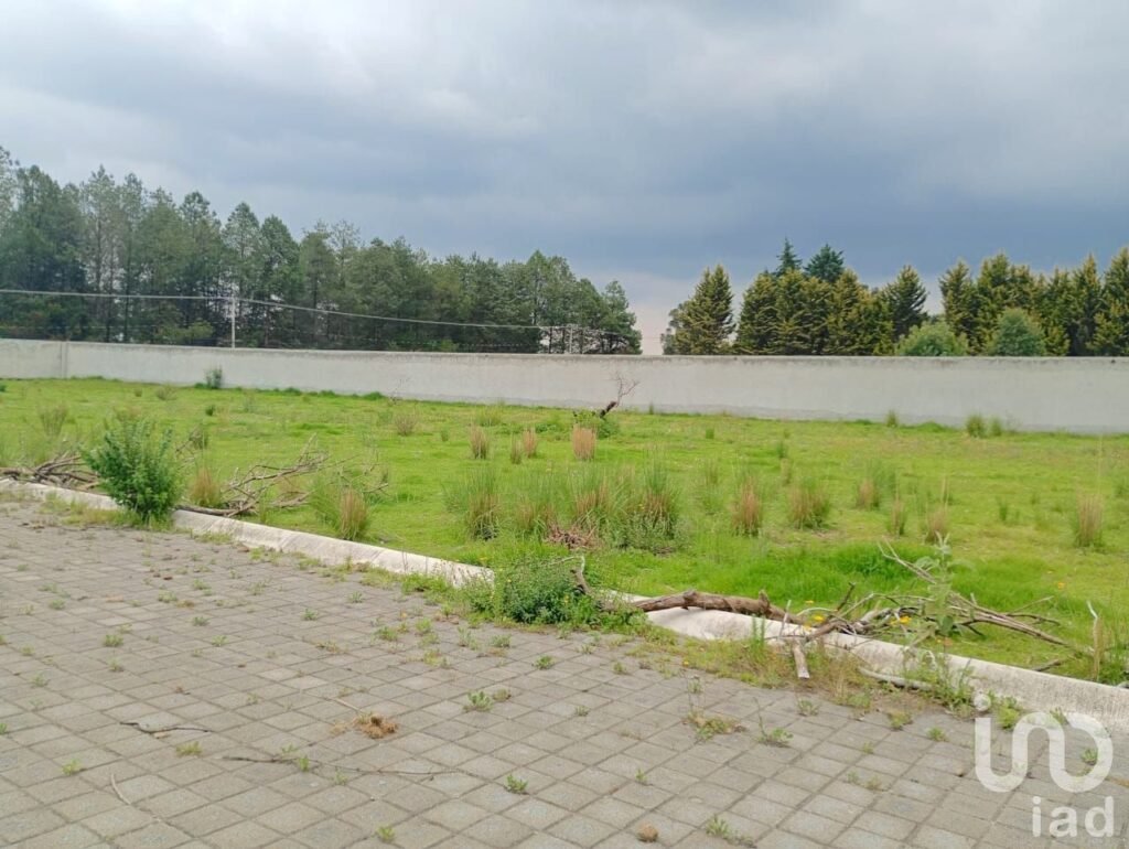 Gran terreno en venta Cacalomacan, Toluca Estado de México