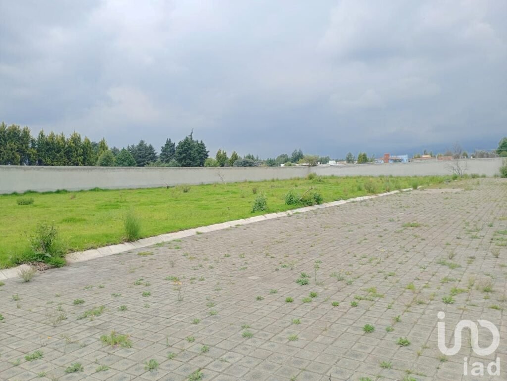 Gran terreno en venta Cacalomacan, Toluca Estado de México