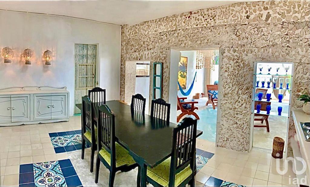 CASA EN VENTA  AMUEBLADA EN CENTRO DE MÉRIDA, ZONA SANTIAGO